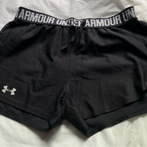 Under Armour black womens shorts size small